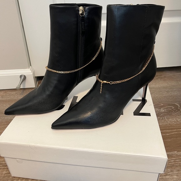 Brand new stiletto bootie with chain detail - Picture 1 of 6